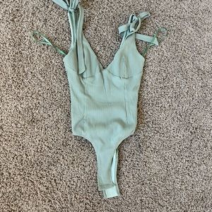 Hello molly bodysuit size small, green
